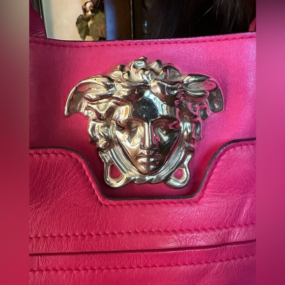 Gorgeous Large Versace Medusa Leather Handbag - Picture 6 of 14